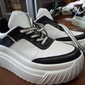 Кожаные демисезонные на массивной подошве.24см