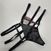 832. Стрінги XL