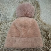 Шапка з бубном з натурального хутра