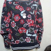 Гарний стильний оверсайз світшот м розміру,в грудях 140 см.