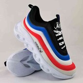 Мужские Демисезонные Кроссовки Adidas. расцветка Франция. маломерят.