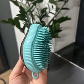 Щітка для миття і розчісування тварин