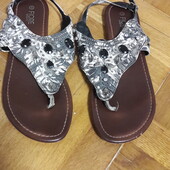 Розпродаж! Симпатичні босоніжки