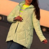 Женская демисезонная куртка с капюшоном р.S/L. Два цвета!