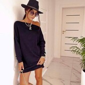 Женское трикотажное платье туника в черном цвете.