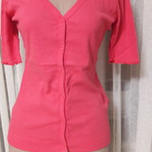 Симпатична кофточка на гудзиках