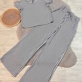 Зручний стильовий костюм відмінний стан