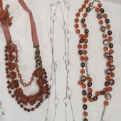 Бусы, ожерелье, кулон, гарнитур, серьги, одно изделие на выбор.
