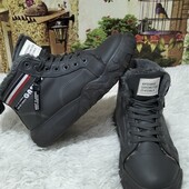 Теплі черевики. Розмір 39.