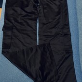 Класні атласні брюки з широкими штанинами .