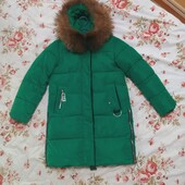 Зимова куртка на дівчинку.