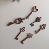 Підвіски ключі. 1 на вибір