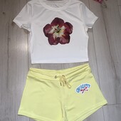 В ідеалі .Комплект розмір XS.