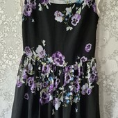 Неймовірна сукня у квітковий принт. Розмір С