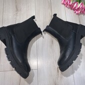 Зимові шкіряні ботінки ,устілка 25,5см.