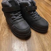 зимові, дитячі ботиночки. Нові, купувала сину, але прогадала з розміром