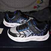 Кроссовки.р.р.33.стелька 20.5 см.в хорошем состоянии.Оригинал!