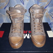 Кожаные хайтопы.р.р.36.стелька 22.5 см.в хорошем состоянии.Оригинал!