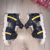 Сандалі 22розміру,устілка 14см.Відмінний стан.