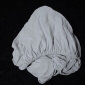 Трикотажна, щільна простинь/простирадло, на круговій резинці. 160х200х34см