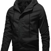 Стильна куртка з капішоном для чоловіків.