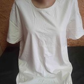 Фірмова біленька футболочка унісекс,розмір L/XL