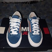 Кеды.р.р.36.стелька 22.5 см.в отличном состоянии.Оригинал!