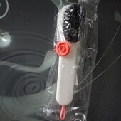 Щітка з ємністю для миючого.