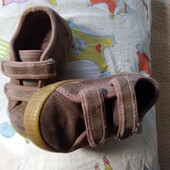 Дитячі фірмові кедики шкіра весна-літо . Розмір 22- 14 см