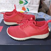 Кроссовки.р.р.36.стелька 22.5 см.в хорошем состоянии.Оригинал!
