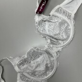 724. Бюстгальтер мереживний 85Е