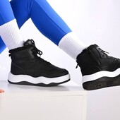 Теплі зимні кросівки в наявності 38 розмір гарна якість