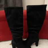 Високі чоботи із еко замші,від About you,розмір 39 .Останні