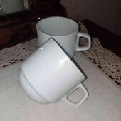 Білосніжна керамічна чашка