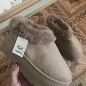 Стильні ,теплі коротенькі Уггі.