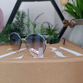 Стильні сонцезахисні окуляри з градієнтом Rebecca Moore