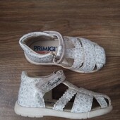 Босоножки нарядные р.21