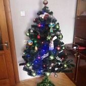 Ялинка штучна, сосна в комплекті з прикрасами 30 шт+гірлянда 1,6 м