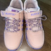 Кросівки весна осінь