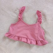 Красивий пудрова й топ з рюшами