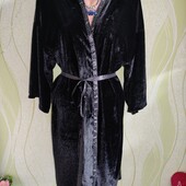 Оксамитовий халат дуже гарний