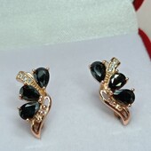 Очаровательные серьги с черными алпанитами и фианитами. Позолота 585 пробы РО.