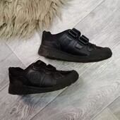 Кроссовки светятся при ходьбе Mаrvel-Avengers 31р по стельке 18,5 см. Состояние новых.