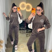 Стильні жіночі костюми велюр