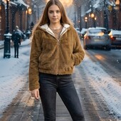 Жіноча тепла шуба з капюшоном