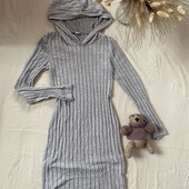 Мʼякенька сукня у сірому кольорі з капюшоном