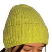 Тепленька, м'якенька шапочка..