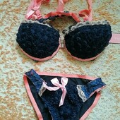 Комплект нижньої білизни push up з об'ємними 3d трояндочками