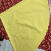 Яскрава кругла скатертина