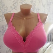 Красивий комфортний бюстгальтер без кісточок F&F 85D Не ношений!